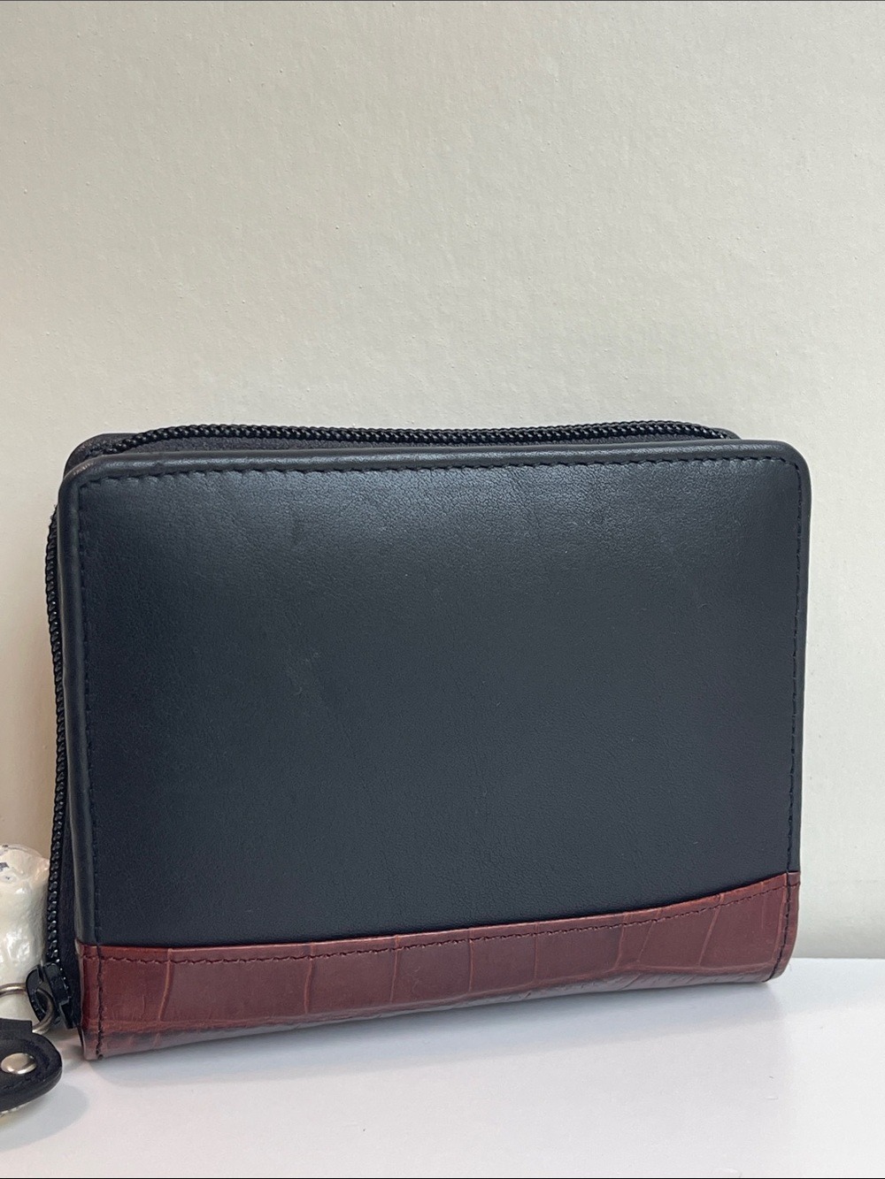 Brighton Vintage Leather Palm Organizer Case - Picture 14 of 16